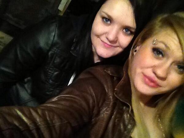 JuliaNorth's tweet photo. Haven't known this girl fer very long, but I can tell were of to one hell of a good friendship so far.. :) http://t.co/ylkZMw4XgM