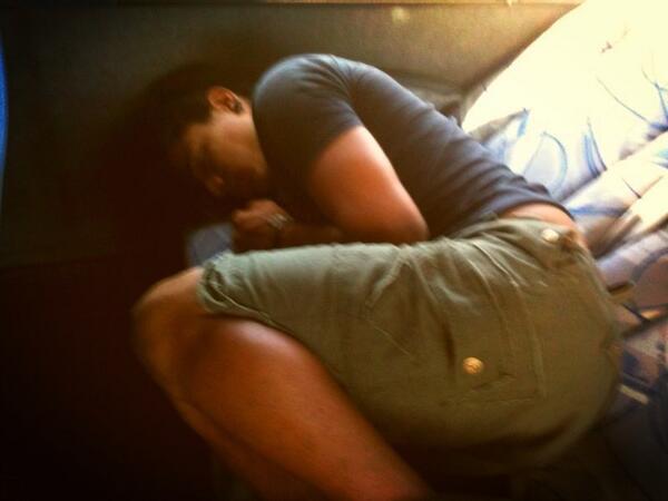 Geor_Ramos's tweet photo. @jfriasoficial hechando la siesta en el camion! #quecansancio #nightnight #laisla2013 #casting @IslaReality http://t.co/iRNMbho4WI