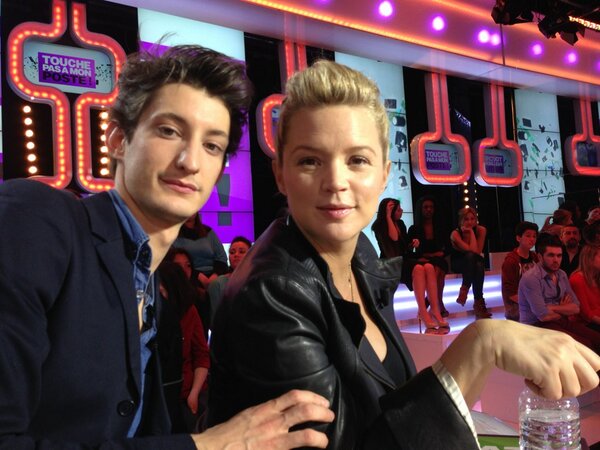 Valerie Benaim Pa Twitter Virginie Effira Et Pierre Niney Vous Embrassent Tpmp Http T Co Drrttxnshk