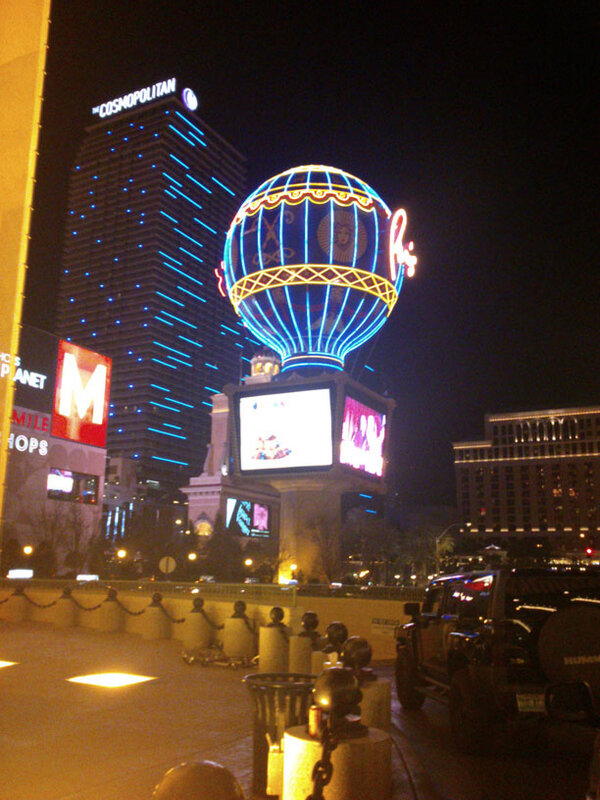 LoopingMx's tweet image. Así nos recibió Vegas para la DSE 2013, con un poco de Digital Signage