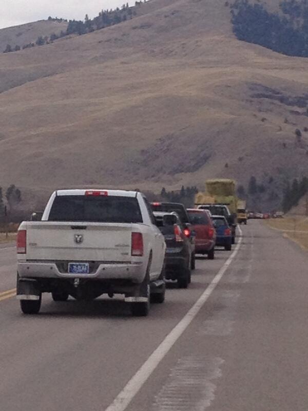 IrinaCates's tweet photo. Traffic backed up for several miles in northbound lanes of HWY 93 N near Ravalli. Starting @ mm 21 or so http://t.co/wLJanSjLYg