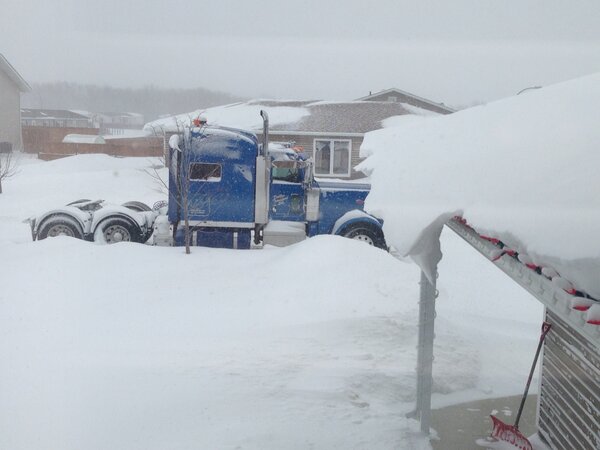 kleinsasser1984's tweet image. Almost got stormed in at home. #mbwinter #recordsnowfall