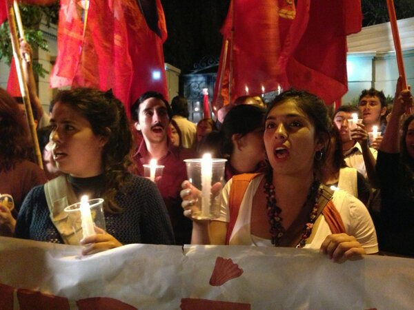 KarolCariola's tweet image. Solidarizamos con el pueblo venezolano, que toda Latinoamérica siga el camino que Chávez cimentó! #TodosSomosChávez