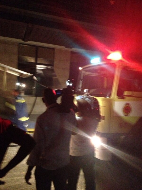 nuriapiera's tweet image. Incendio en CDN nos obliga a salir del recinto!!