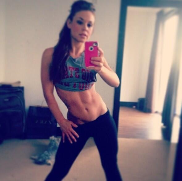 boobsosu's tweet photo. Abs and whole package #boobsOSU http://t.co/N3TGRdB8iZ