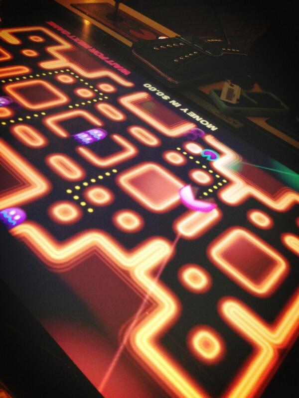 msamandavaldez's tweet image. Dominating PAC man @youhearteva #punchbowl #pacman #boothing