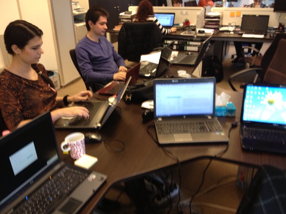 Ileana Sarghi On Twitter Asecuesu Joc Cate Laptopuri Sunt In Imagine Http T Co P1nmo50csl