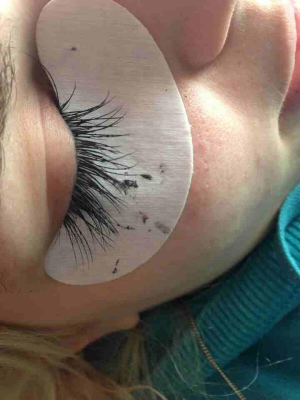 Fakinitx's tweet image. Eyelash Extensions £35, 25% off first set. #Whitstable #Canterbury #HerneBay