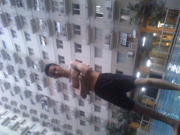 sulaimax's tweet photo. @Firman_izuma Nih ada orang sok ganteng ahahaaa http://t.co/FIbjESeDXN