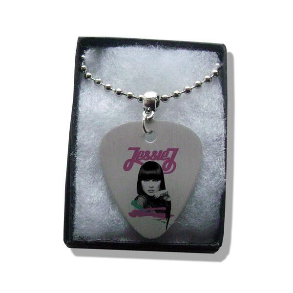 PapasPlectrums's tweet photo. Aluminium plectrum ketting van #JessieJ? Check it out! http://t.co/N5uenCVtf1 http://t.co/0sX6XRCHl3