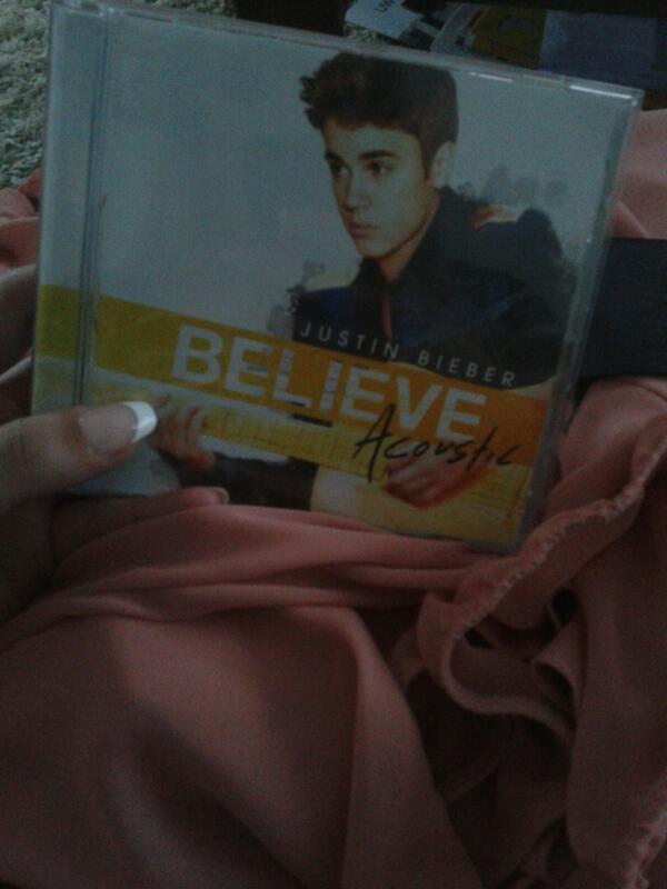Melissxkusje's tweet photo. Eindelijk believe acoustic <3 http://t.co/bvIfzRc8NI