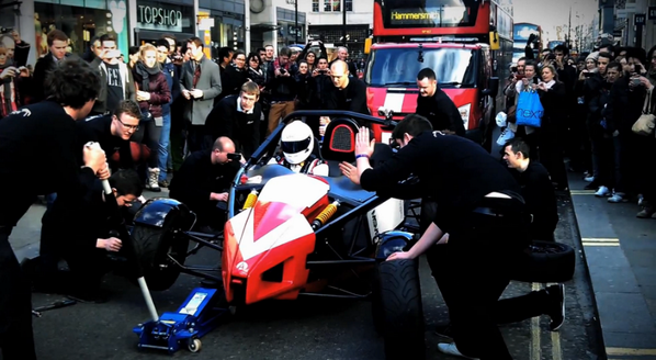 AndySlacky's tweet photo. #AtomCup London Pitstop :-) Nice @AtomCup http://t.co/46XXvuBAmn http://t.co/50yF4vveJM