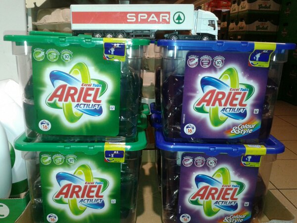 Ariel of Dreft 2 + 1 Gratis.....Spar geeft meer veel meer schoon in.......