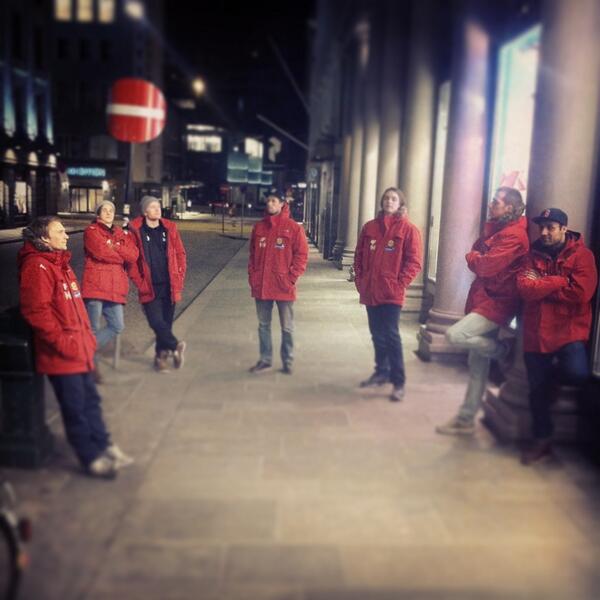 BHKHANDBALL's tweet photo. Seierspose! @binaisan @EndreLangaas @fredde123 @JonathanTygesen #hballnor http://t.co/BRrqLA69nM