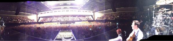 ollymurs's tweet photo. Fun times down in Brighton seen the tweets already #ollyflyinglow haha here is my pic from 2nite It's pretty cool x http://t.co/rbxnYfL4kO