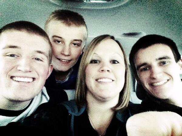 RickSeal1's tweet image. Seals heading to Red Lobsta for #twitterlessRob and my B-day #WeGangsta