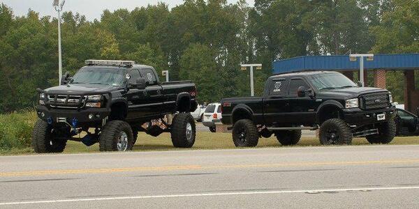 _LiftedTrucks_'s tweet image. RT for the one on the left Favorite for the one on the right.