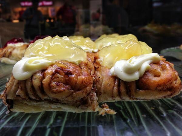 WonderBunsSG's tweet photo. Our apple cream cheese buns !!! http://t.co/KrjXD6Of2j