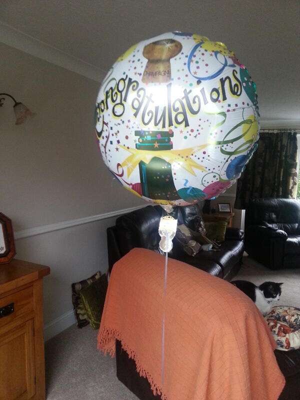 _aimelouise's tweet image. Mum got me a balloon because of my English result, god knows what she's gonna be like in august! #cute #hellocat