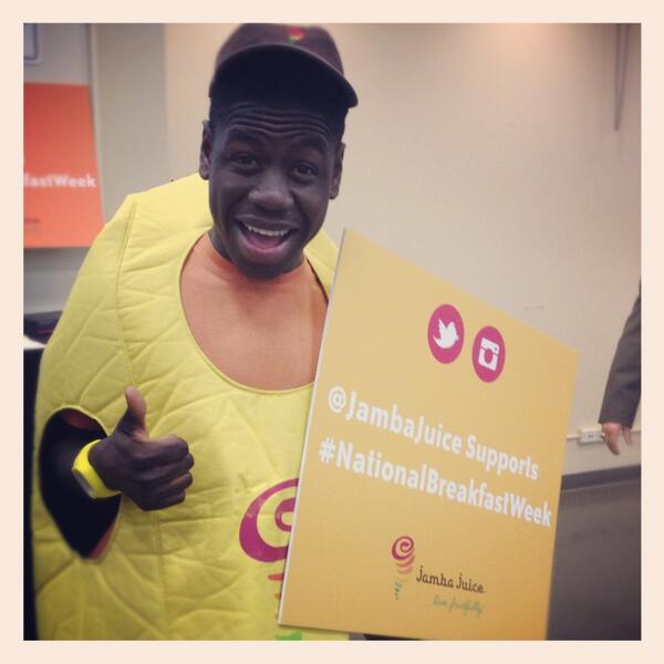 JambaJuice's tweet image. #Jamba fuels #NationalBreakfastWeek! Kicking off a #breakfast challenge between#Pasadena #schools #TeamUp