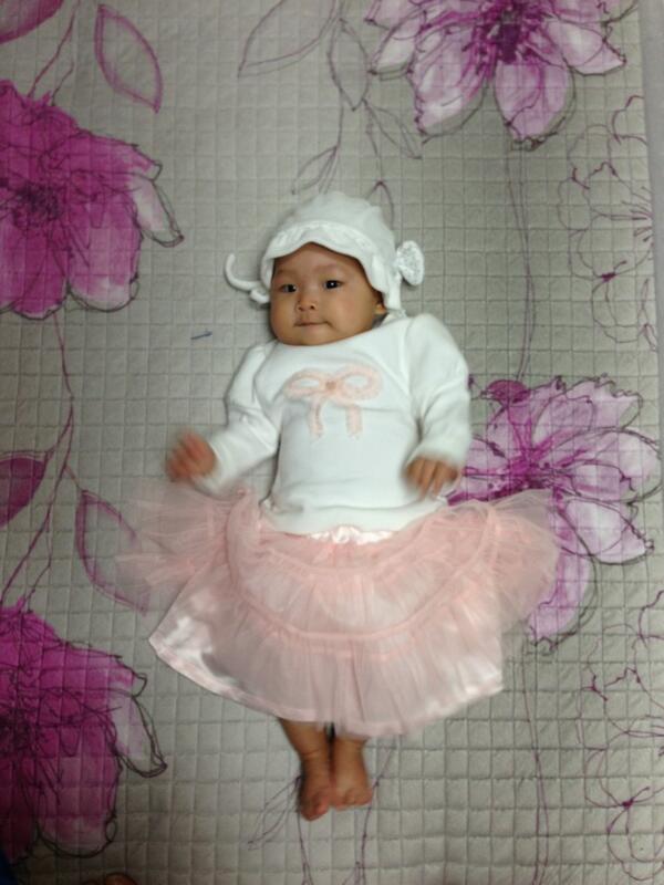 kisoo58's tweet photo. 치마입은 내새끼 이쁘다!!^_____^ http://t.co/KX1oMWMF9t