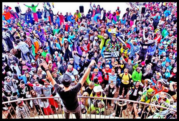 Oliv04's tweet photo. Les Bretons  #topoftheworld @lafoliedoucevt #Bretagne #ski #goodmusic #party #awesome week with friends !!! http://t.co/GxZehZ1vv5