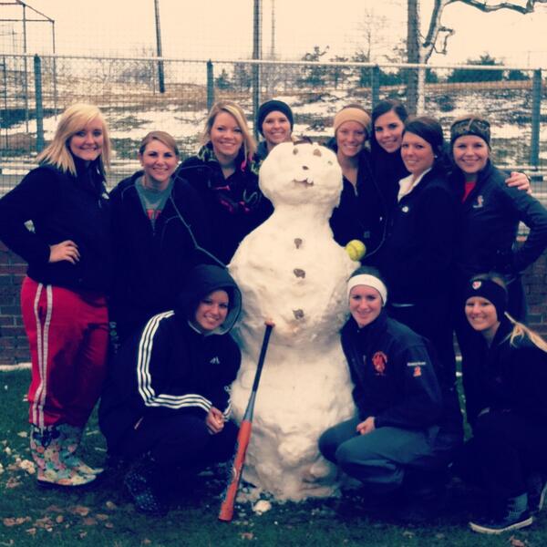 GCGeorgette's tweet photo. My fave ladies working hard on our field!! ❄⛄💙⚾ http://t.co/3ePWjujfra