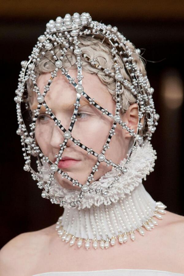 IspirareAcc's tweet photo. Check out this #GodSaveMcQueen new head gear from @WorldMcQueen's #PFW 2013 collection. #catwalks http://t.co/wfXoFUefYF