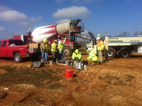 ColbyRobertson1's tweet photo. Bridge Deck Pour Route 67 Cane Creek Bridge!! http://t.co/bmFriuO7zX