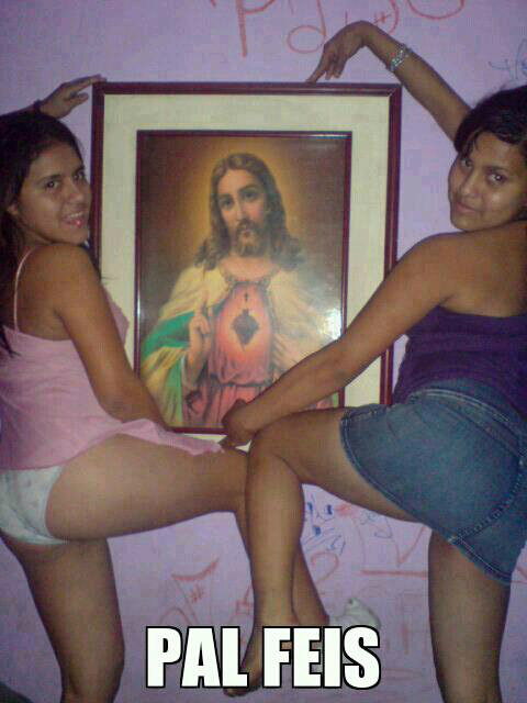 PuraaMierda's tweet photo. Orando pa ver si les hace el milagro! http://t.co/xs4aiLPN3g