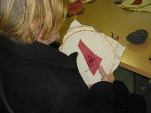 Yesterday we wkd on our pieces for 1913 Lockout tapestry - more on our website @psalisbury ouririshheritage.org/category_id__4… …