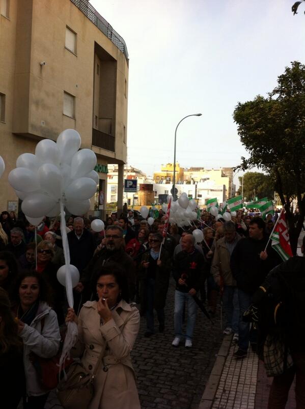 montiels51's tweet photo. Una ciudad de 100000 exige un hospital público. San Carlos para los ciudadanos de San Fernando! http://t.co/XPzzy9dFOT