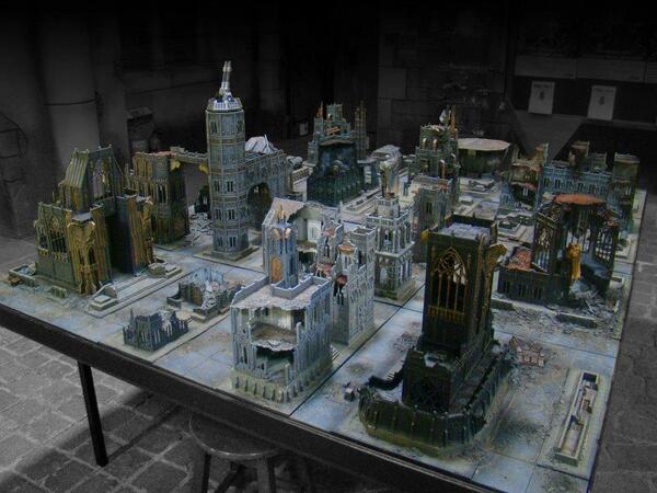 FrankAFord's tweet photo. Awsome Warhammer World table! http://t.co/knQJoGkaBE