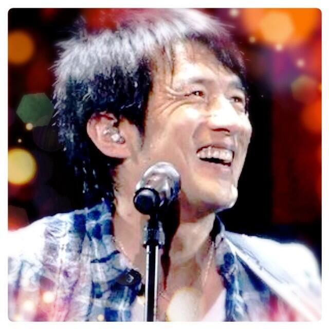 まりこ در توییتر 桜井さんの歌っているときの笑顔が大好きです 笑ったときにできる目尻のシワも大好きです Mr Childrenは永遠 13年3月8日桜井和寿43歳の誕生日を祝う Http T まりこ در توییتر 桜井さんの歌っているときの笑顔が大好きです 笑ったときにできる目尻のシワも大好きです Mr Childrenは永遠 13年3月8日桜井和寿43歳の誕生日を祝う Http T