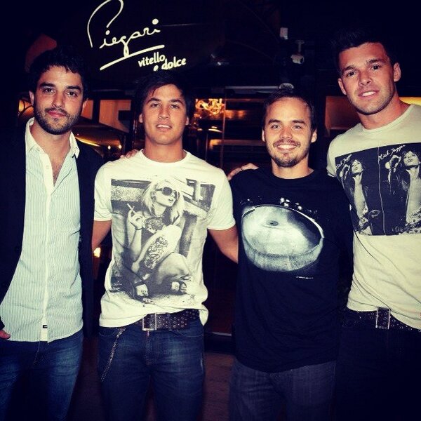 "<a href="/leandro__penna/">leandro__penna</a>: Con <a href="/coco_maggio/">Coco Maggio</a> <a href="/franlarguia/">Francisco Larguía</a> Benja rojas en Piegari "/ buena placa