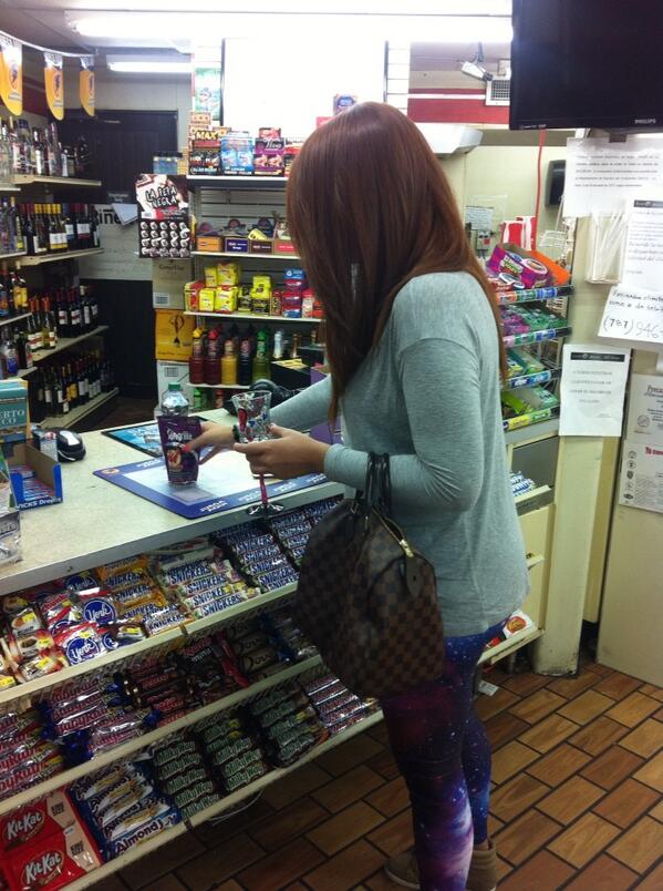 MarielSofia25's tweet photo. Jajaja Jangueando con la copaaa @meli_orti #LadiDadi http://t.co/1ybtpEGO7O