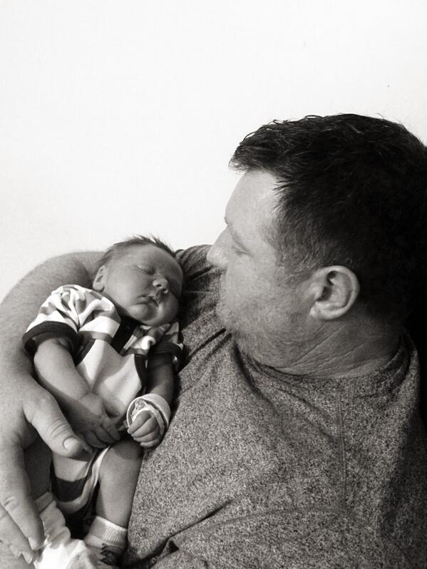 bumblebeezy66's tweet photo. My new grandson Charlie xx http://t.co/kgbzuFcGSv
