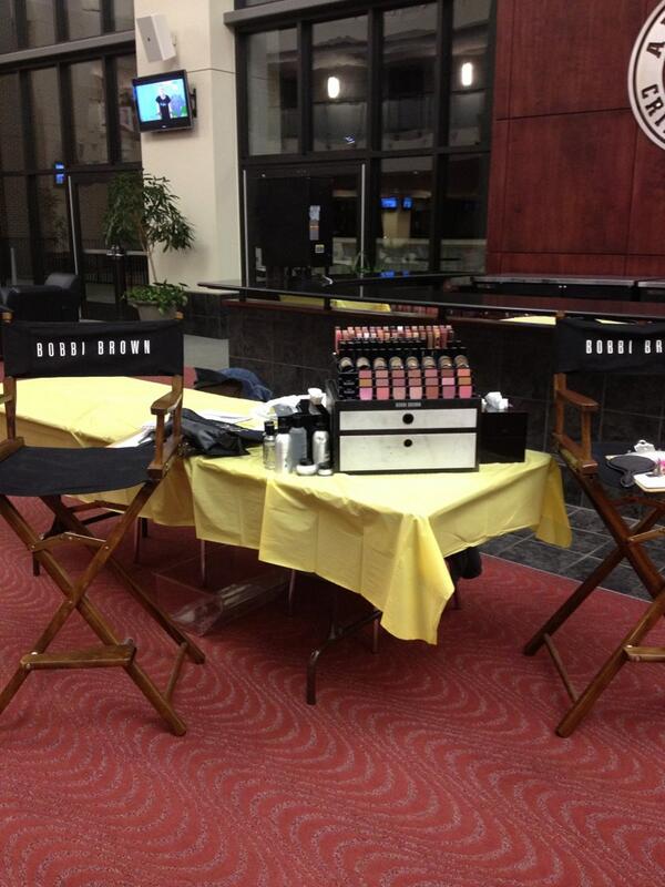 UAforStJude's tweet photo. Girls at @uagirlsnightout head to the southzone after your speaker to get your make up done by Bobbi Brown! http://t.co/AlXaXUWxKV