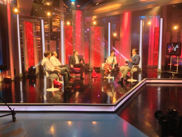 KarolCariola's tweet photo. Ya estamos al aire en @LaRedTV opinen y comenten #PanelSinLucro http://t.co/fNxzzgyuoM