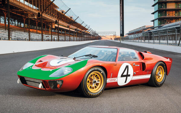 MotorTrend's tweet photo. #ClassicFlashback '66 @Ford GT MARK II--Ford engineers return to Indy w/ the GT40. http://t.co/zSA3INfp9Y [PIC] http://t.co/FBnlAj6BKJ