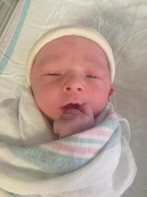 ChadCromer's tweet photo. Welcome Logan Joshua Cromer! 
7lbs. 12oz. - 21.25 inches long http://t.co/3YGVOrYUn6