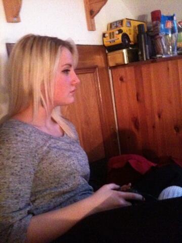 Billellis1993's tweet image. @lauraavery_ Someone concentrating a bit to much? #SweatyGamer