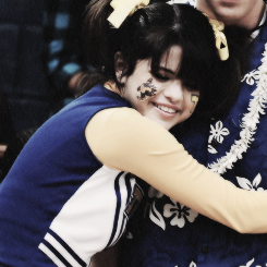 SelenaGomezFans's tweet photo. #KCA #VoteWizards http://t.co/wBO7fyycnA
