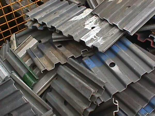 RBWelding's tweet photo. #FunFactFriday: 80+ million tons of #steel are recycled each year in North America (almost 69% of all steel)! http://t.co/KRagdxQUAB