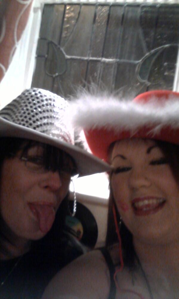 BeciCole's tweet image. Me &amp;amp; Mother Goose :) @superscatts  :) drunken times