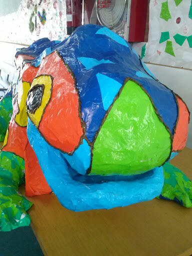 aaescolesdesalt's tweet photo. El drac a l'estil de Gaudí de l'escola Veïnat. Una feina de molts dies! http://t.co/ball3ssQlZ