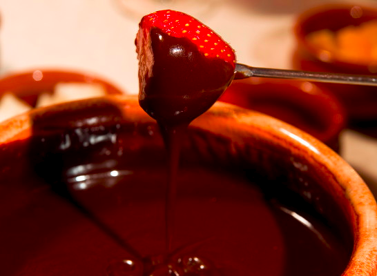 BolodeChuva's tweet photo. Hoje é a “Quarta do Fondue”, uma promoção para vc que gosta de desfrutar dos sabores de um prato de dar água na boca. http://t.co/yuDjETSuqq