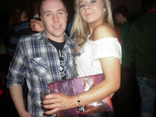 kt4shortxo's tweet image. @ChloeRiannaOram YESSS #CringeCringeCringe hahaha met this guy out too and showed him this picture #Creeper