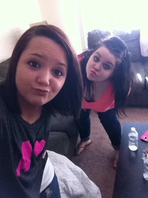KaylaMaray17's tweet photo. Silly girls (: @maleiaDawn_ http://t.co/LQENGSnXby