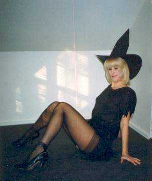 me at halloween thats right im awitch http://t.co/G6oIUUwUnL<a href="/tag/onmfc"class="tags"><span>#onmfc</span></a>
